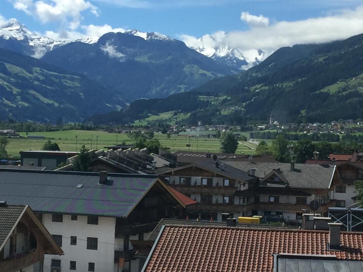 Hotel Standlhof Zillertal Uderns Exterior photo