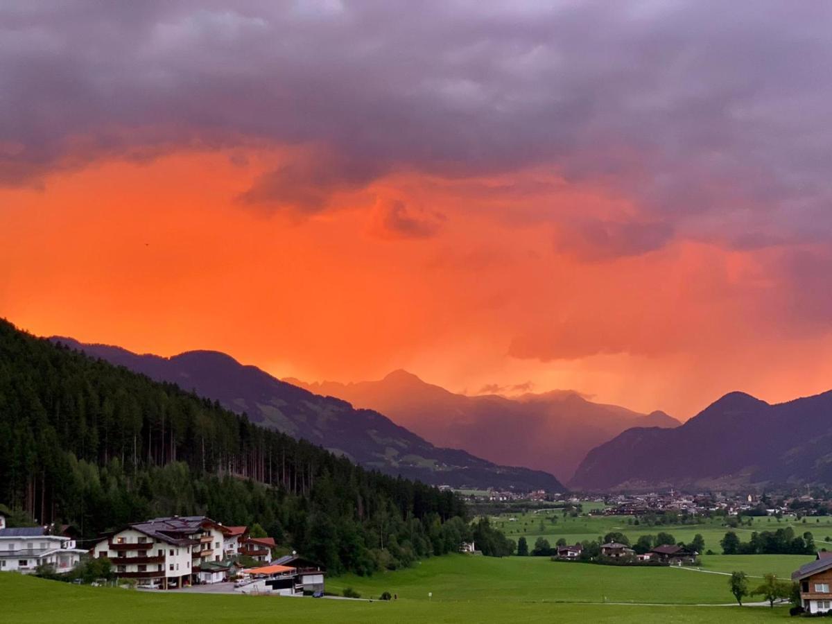 Hotel Standlhof Zillertal Uderns Exterior photo